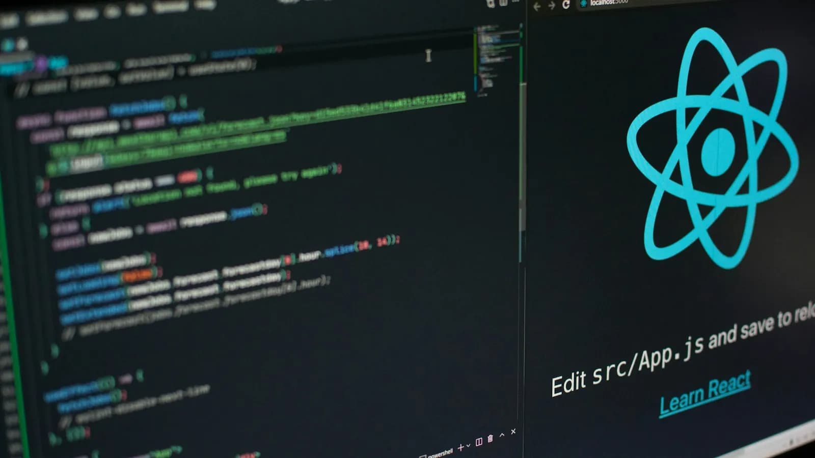 Code editor beside a browser window showing the React logo and a Learn React link